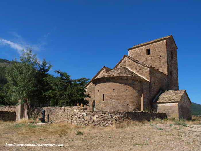 Iglesia desde el noreste
